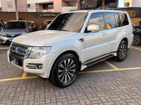 MITSUBISHI PAJERO FULL 3.2 HPE 4X4 16V TURBO INTERCOOLER DIESEL 4P AUTOMÁTICO MITSUBISHI PAJERO FULL 3.2 HPE 4X4 16V TURBO INTERCOOLER DIESEL 4P AUTOMÁTICO